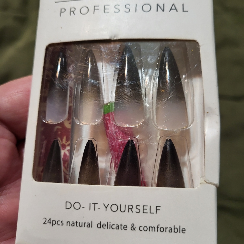 False nails